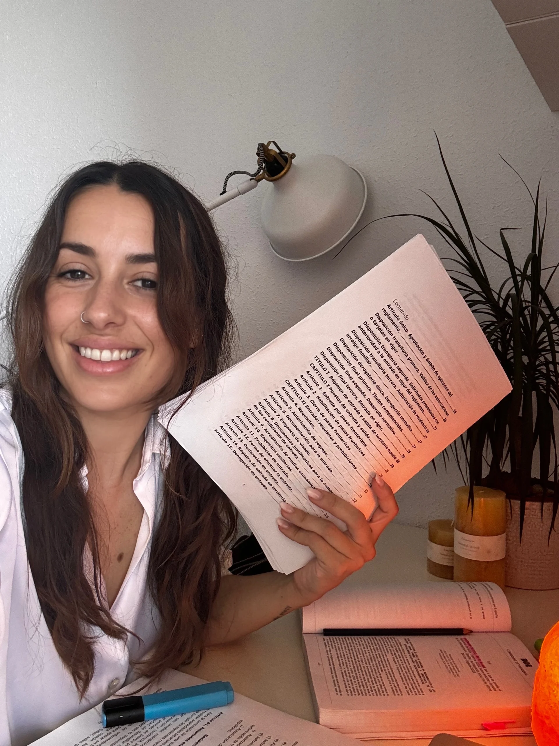 CORA CONTACTO